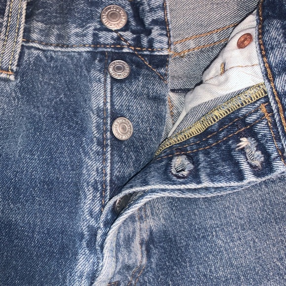 Vintage Levi's 501 Button Fly Straight Leg Medium Wash Jeans 30x32 - Picture 11 of 11
